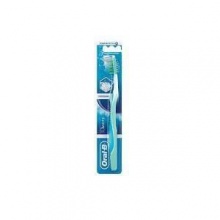 Зубная щетка ORAL-B 3D White отбеливающая 40 средняя (1 шт. + 1 шт.)