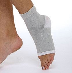 Бандаж эластичный для фиксации голеностопного сустава размер 1 (бежевый)