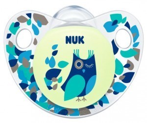 Соска-пустышка NUK DayNight силиконовая для сна (18-36 мес.) р. 3 (арт. 10 739 039)